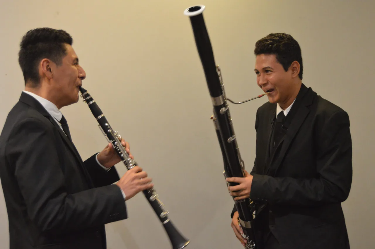 Músicos de OEPV con clarinete y fagot