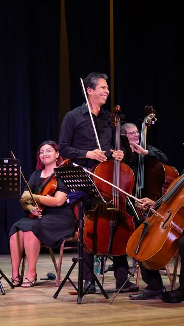 Video by Orquesta Escuela de Puerto Vallarta on September 01, 2026. Puede ser una imagen de guitarra, clarinete, violín, violonchelo y texto.